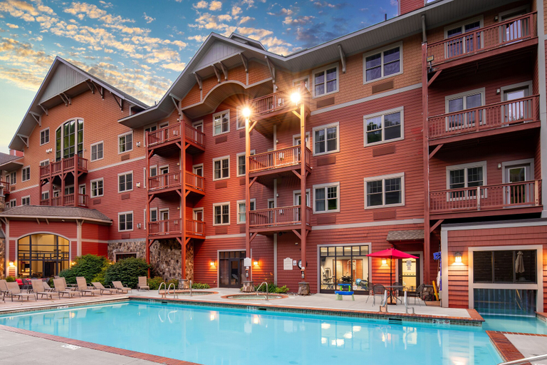 Exterior & Views
