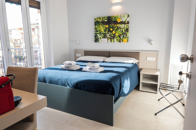 Bedroom 2, Divina Holiday, Salerno