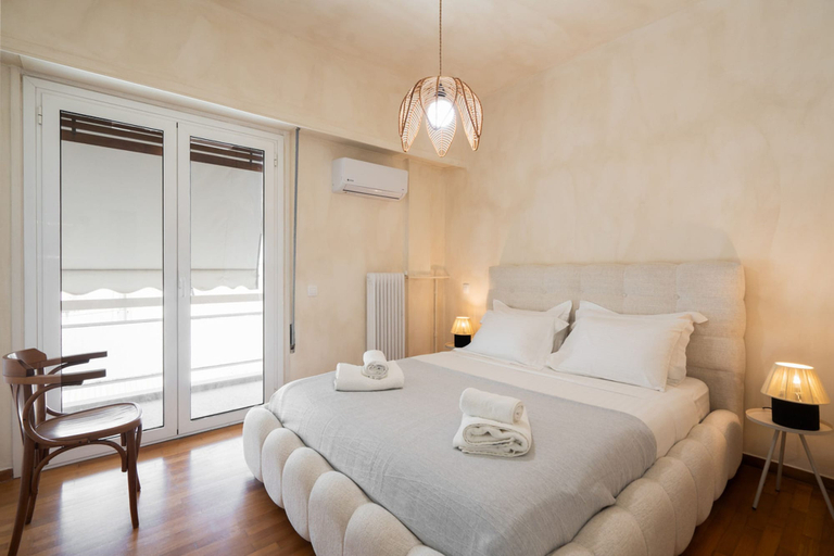Room 4, LIV - Artistic Rooftop Apartment in Pagrati, Attica