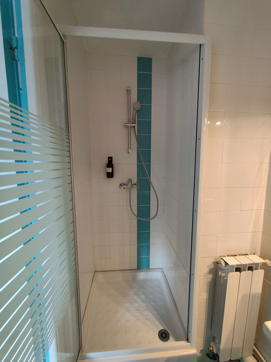Bathroom 3, Hotel Restaurant La Voile Bleue, Morbihan