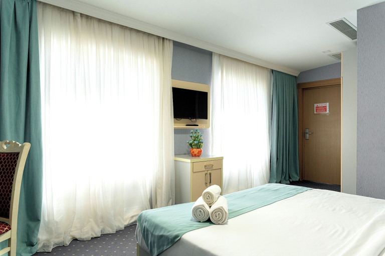 Bedroom 3, Alis Hotel, Baku