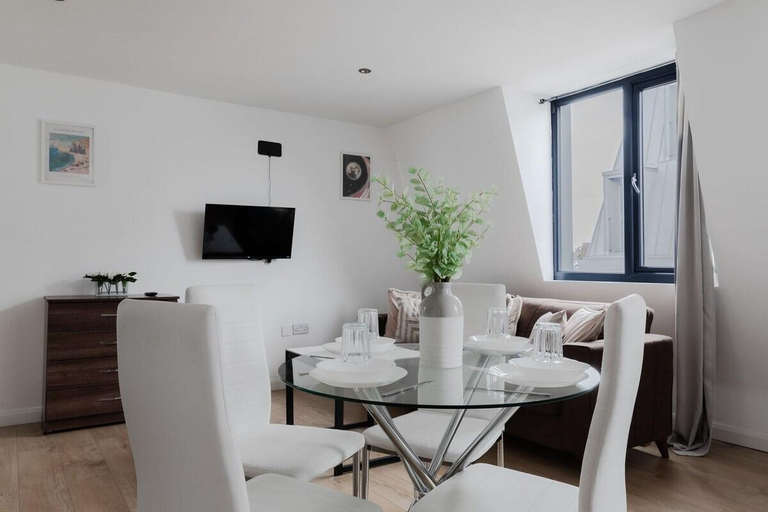 Others 4, West Ealing Prime Serviced Apartments, London