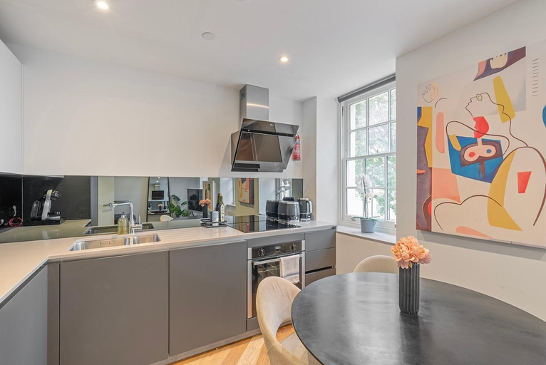 5, Modern 1 bedroom apartment in Fitzrovia, London
