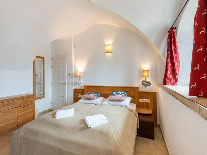 Bedroom 2, Farmhouse Niedernsill near Ski Slopes, Zell am See