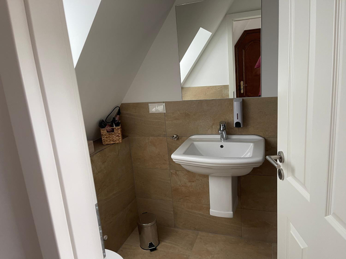 Bathroom 5, Pension Ruhrfrosch, Essen