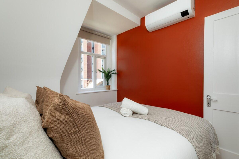Bedroom 2, Hyde Park Designer Serviced Apartments with A/C, London