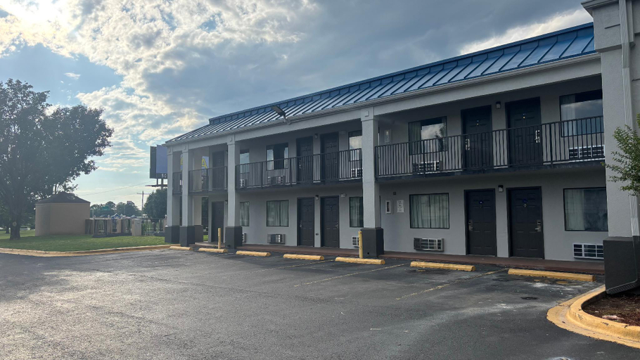 Exterior & Views 4, Galaxy Inn & Suites, Pulaski