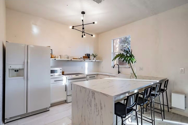 Others 5, 3BR Townhouse at Regal Palms: Pool & Disney Fun, Polk