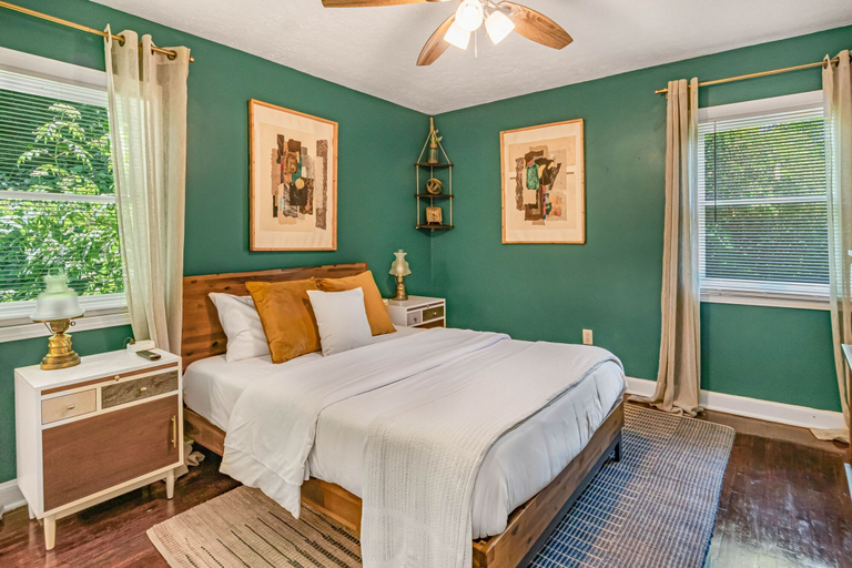 Room 3, The Vintage Manor in Atlanta, Atlanta