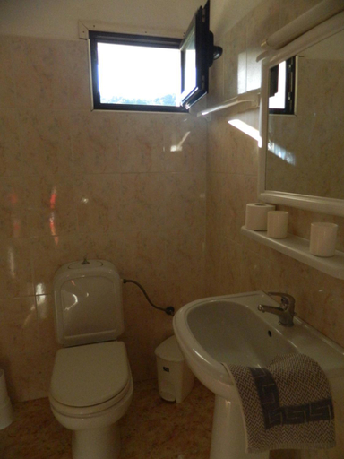 Bathroom 3, Asteri Studios, Thessaly