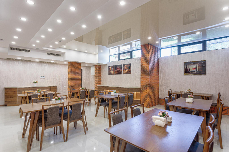 Food & Drinks 5, Vinum Hotel, Tbilisi