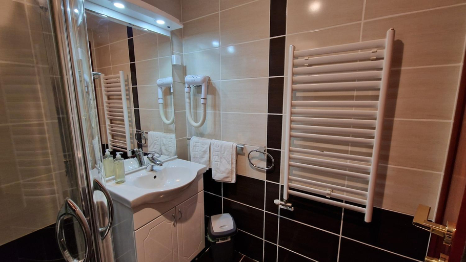 Bathroom 3, La Dora Mountain Resort, Valjevo