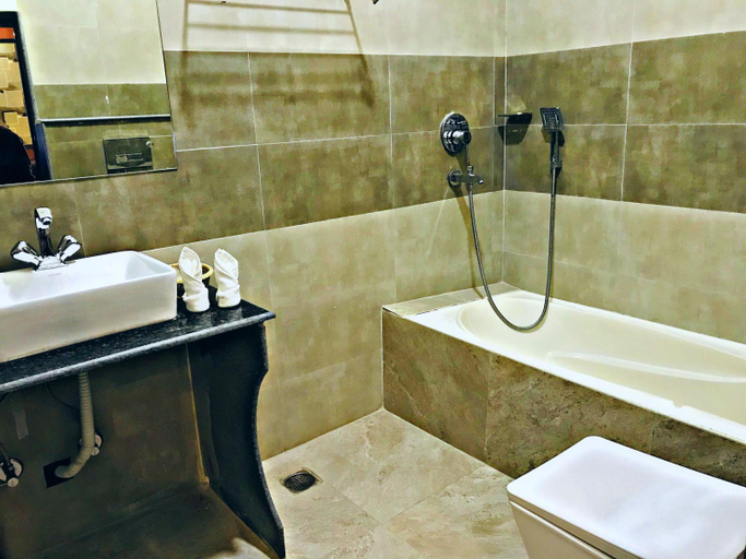 Bathroom, Hotel the Narayani, Lumbini