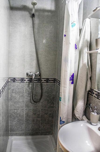 Bathroom 2, Residencia Gomez Pardo, Madrid