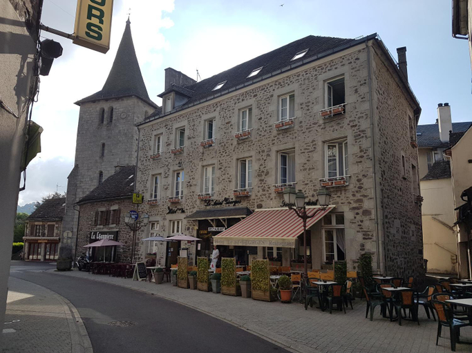 Others 5, Hotel Le Saint Georges, Cantal