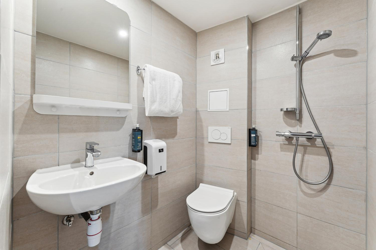 Bathroom 4, Hotel Akena Pierrelaye, Val-d'Oise
