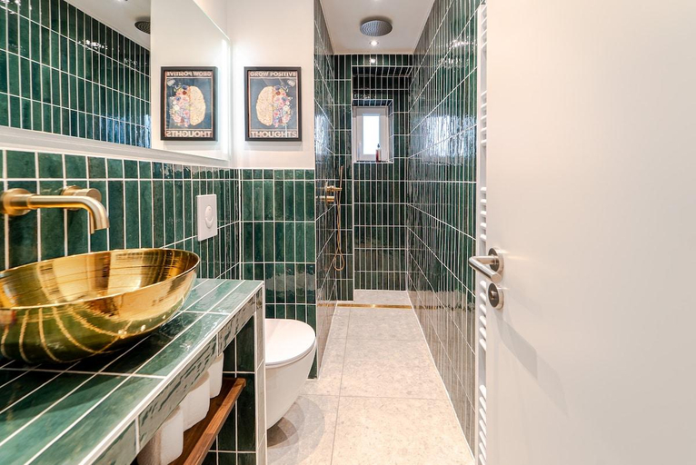 Bathroom, Unique Finken Apartment, Ulm
