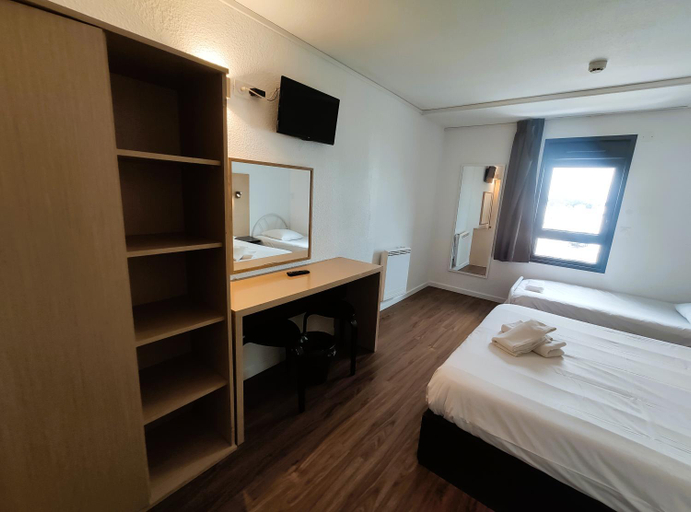 Bedroom 3, Hotel Akena Pierrelaye, Val-d'Oise