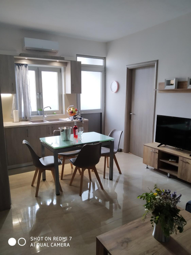 Food & Drinks 3, Comfortable newbuilt 2 Bedroom Apartment, 15 meters from the sea, South Aegean
