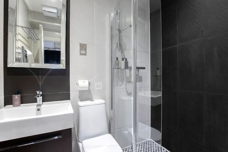 Bathroom 4, Strozzi Palace Luxury Boutique Suites, Gloucestershire