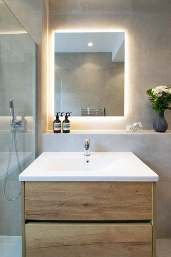 Bathroom 3, Charming 2Bed Home in the City Center, London