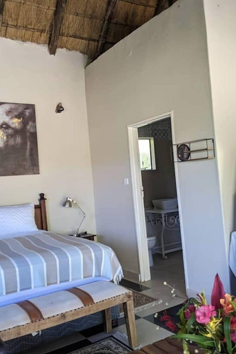 Bedroom 2, Sunbirds Hotel Cottage, Chobe