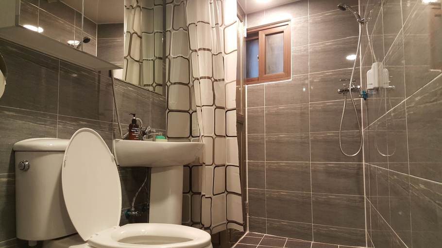 Bathroom 4, Forêt Guest House, Gangnam