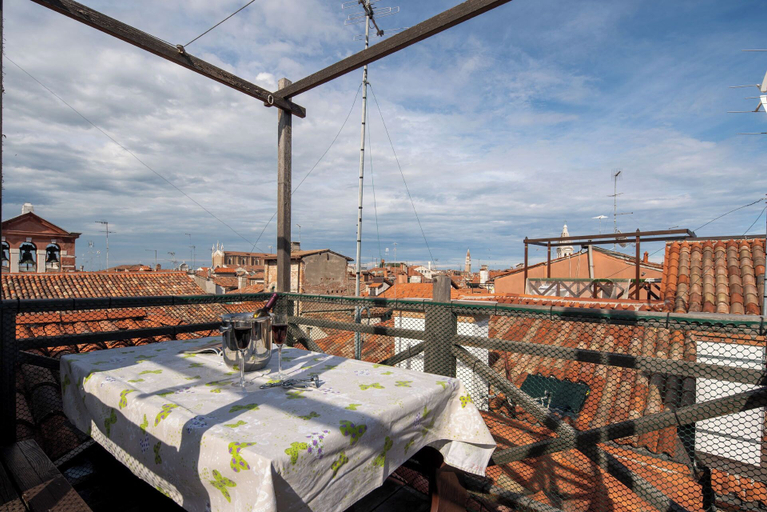 Food & Drinks 5, The Lion House, Venezia