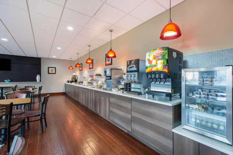 Food & Drinks 5, Gateway Hotel & Suites, Ascend Hotel Collection, Worcester