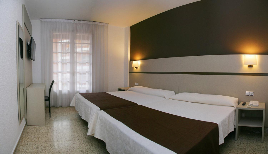 Bedroom 3, Hotel La Carolina, Girona