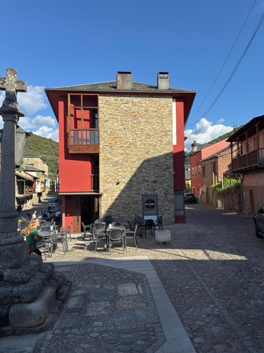 Exterior & Views 2, De mamá, León