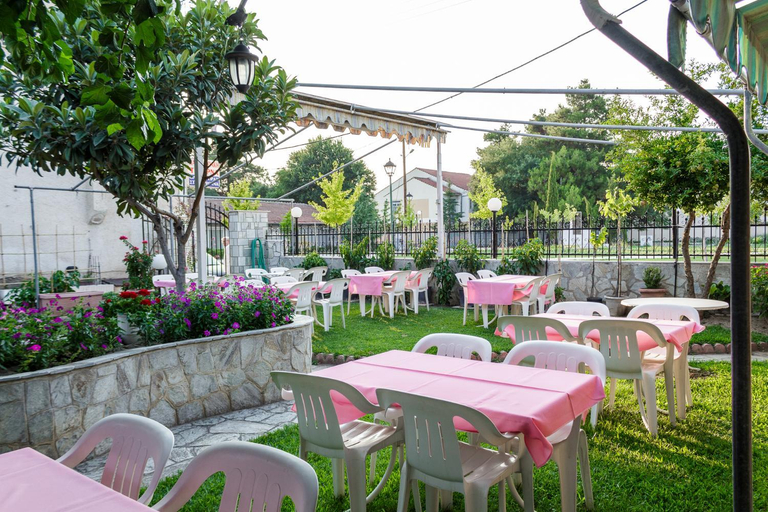Food & Drinks 4, Finikas, Thessaly