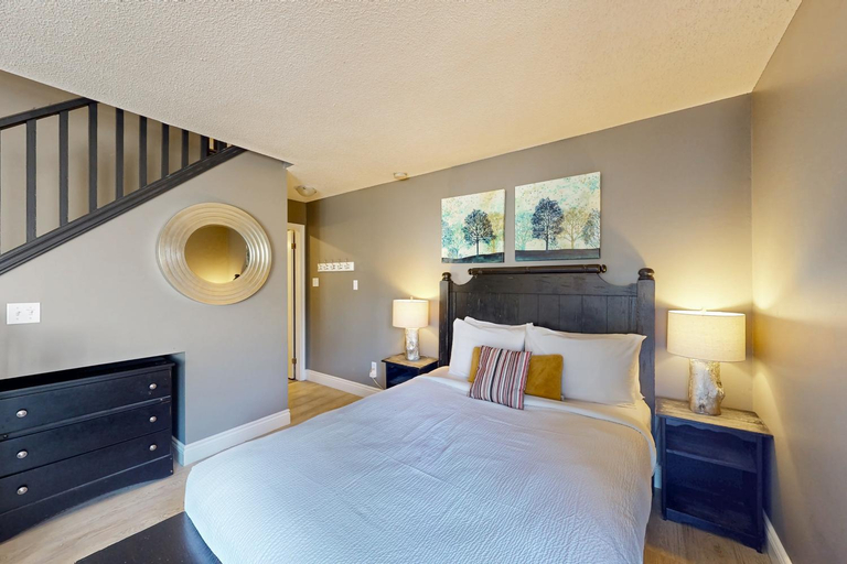 Bedroom 4, Condo 612 at North Creek Resort, Grey