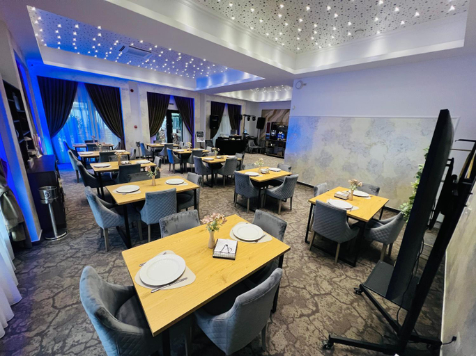 Food & Drinks 4, RIVER PLACE, Pitesti