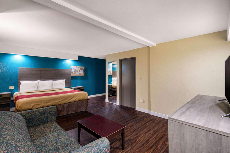 Bedroom 3, Quality Inn & Suites Richardson-Dallas, Collin