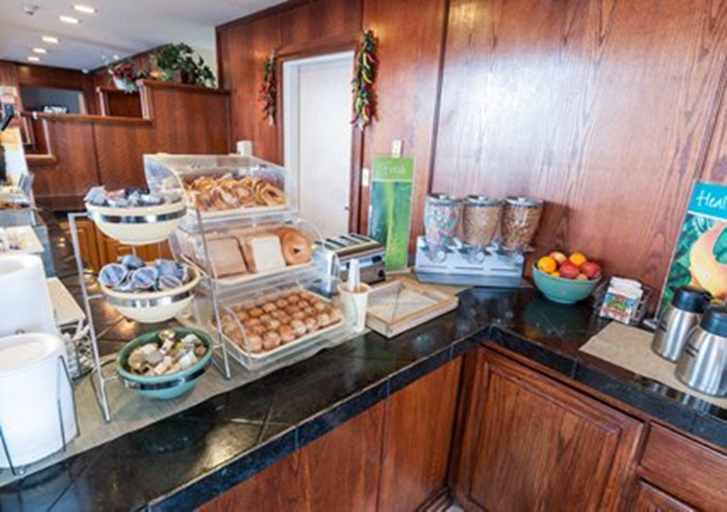 Food & Drinks 5, Quality Suites Albuquerque Airport, Bernalillo