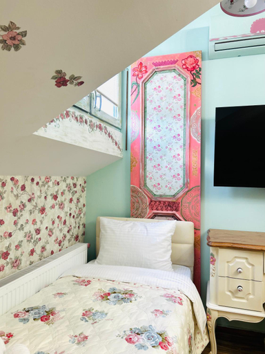 Bedroom 2, Hotel Zerta, Tbilisi