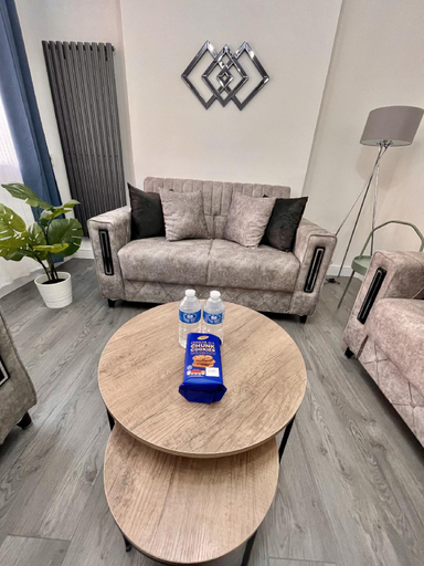 Others 5, Deluxe Kings Cross Apartment, London