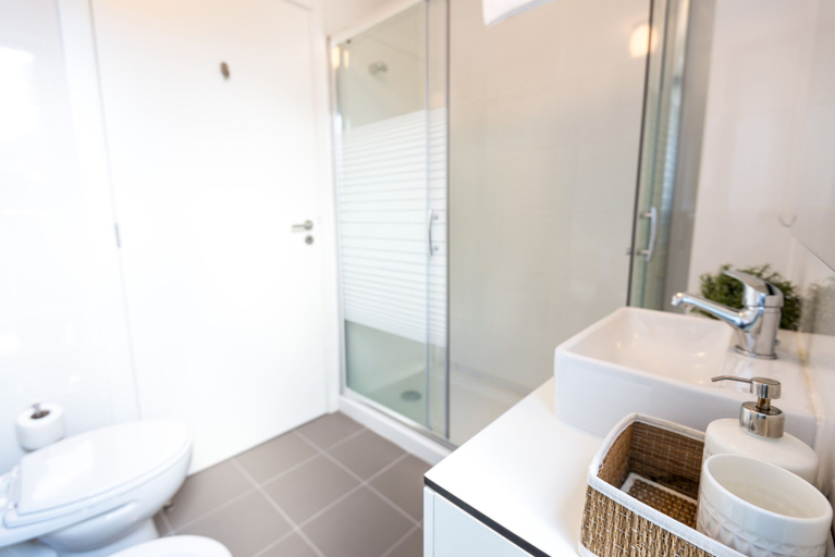 Bathroom, Trind7 · Samasal Trindade Apartments #7 Garden View, Porto