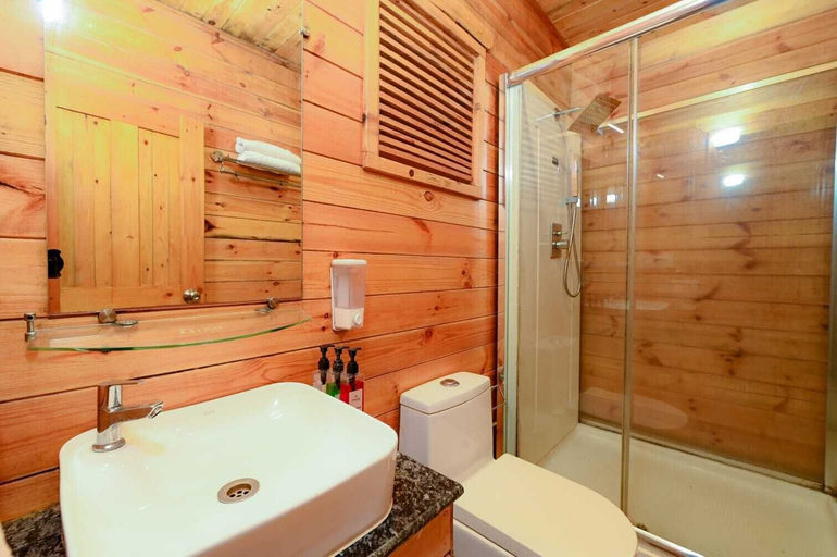 Bathroom, The Plix Resort, North Goa