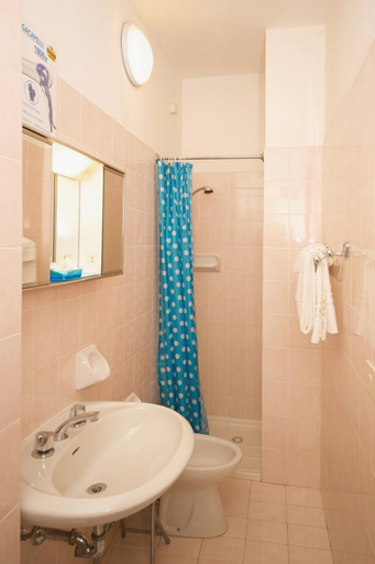 Bathroom 2, Albergo Ponte di Nava, Imperia
