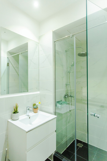 Bathroom 5, Accra Luxury Apartments @ The Gardens, Accra