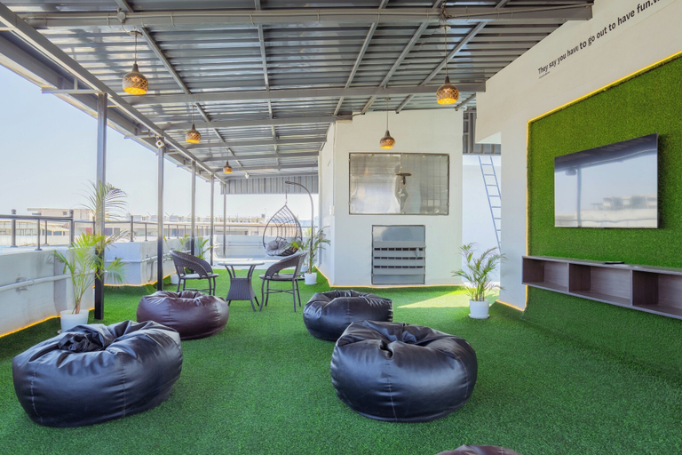 Public Area, Housr 7th Cross Marathahalli Main Road, Bangalore