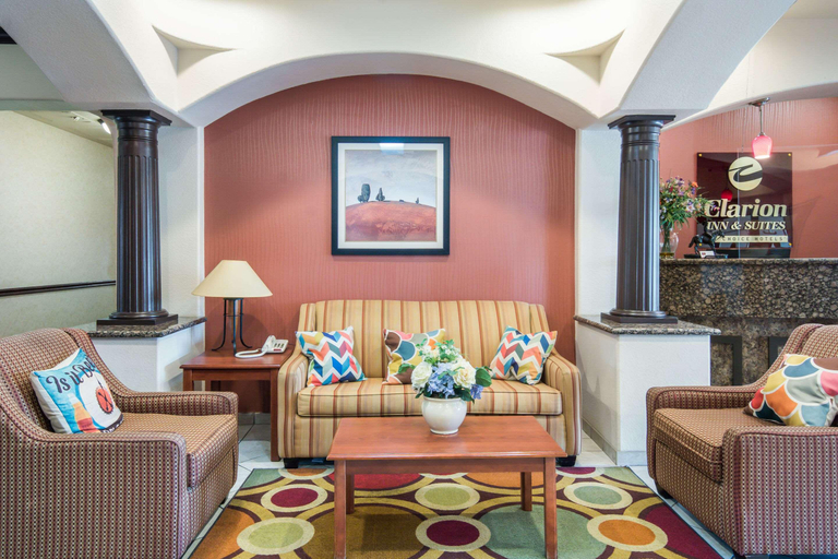 Public Area 2, Clarion Inn & Suites Weatherford, Parker