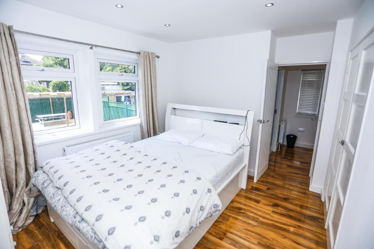 Bedroom 2, Luxury House in London, London