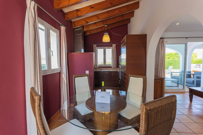 Others 5, Villas Finesse, Baleares