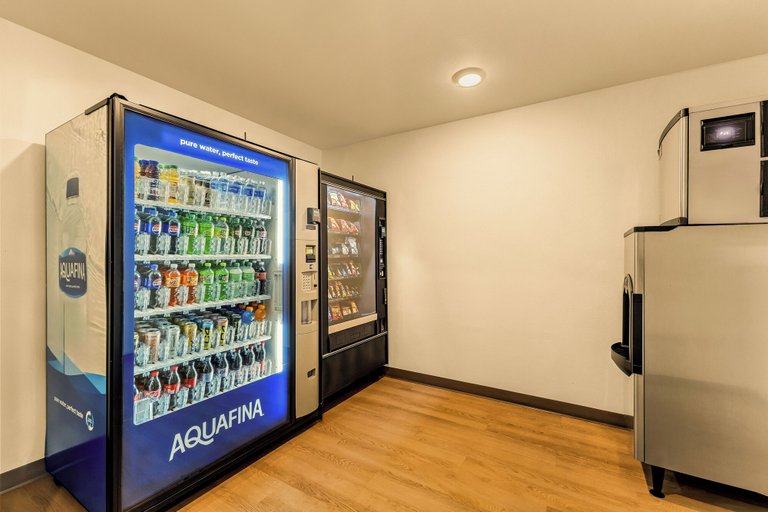 Food & Drinks 4, LivAway Suites Portland-Scarborough, Cumberland