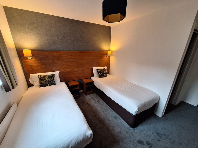 Bedroom 4, Stockwood Hotel, Luton