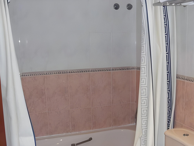 Bathroom 3, Hotel La Duquesa, Granada