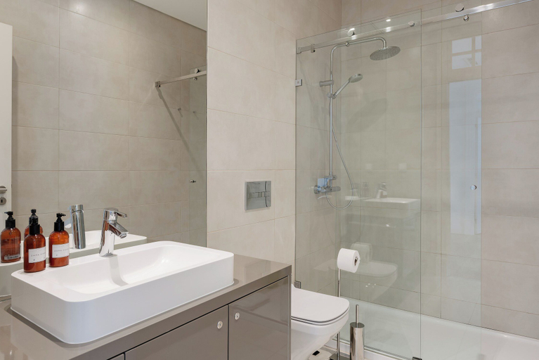 Bathroom 4, Lis001 · Mid-century Inspired Apartment w/ River Views, Lisbon